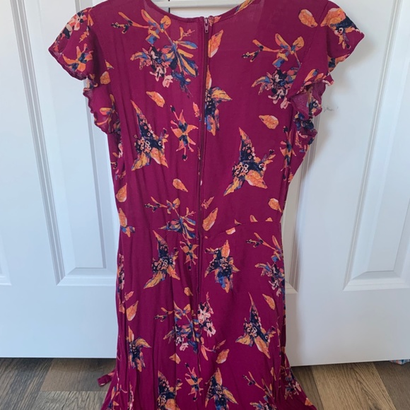 Xhilaration Flowy Dress/Romper, Fuchsia with floral, Size (M) - Picture 3 of 6